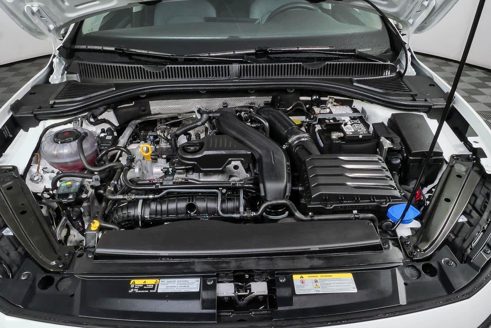 Certified 2025 Volkswagen Jetta SE FWD image 31