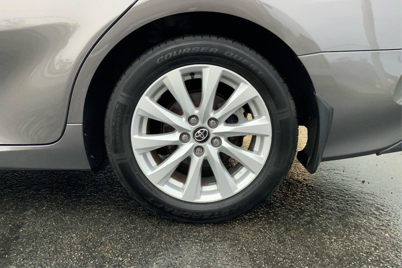 Used 2020 Toyota Camry LE FWD image 28