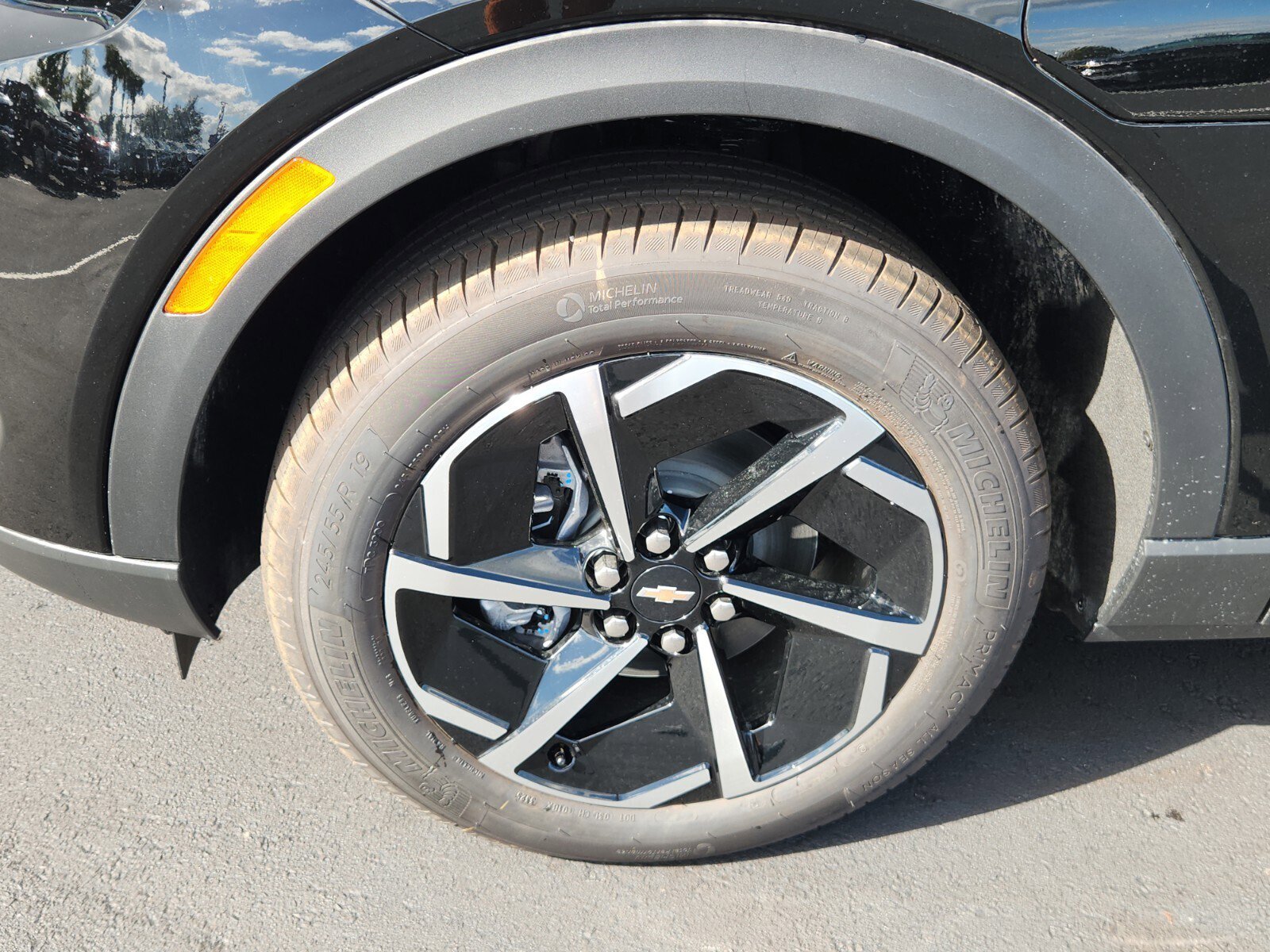 New 2026 Chevrolet Equinox EV LT image 4