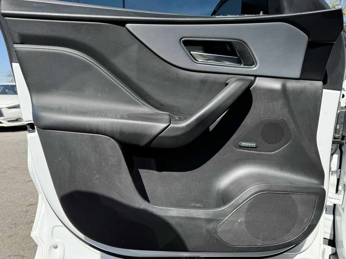 Used 2017 Jaguar F-PACE S image 24