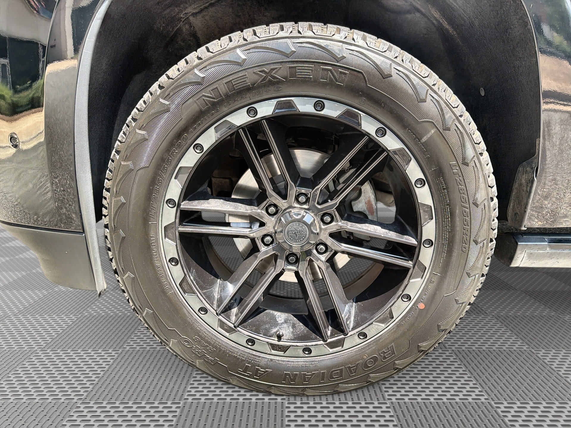 Used 2019 Cadillac Escalade ESV Platinum AWD/4WD image 19