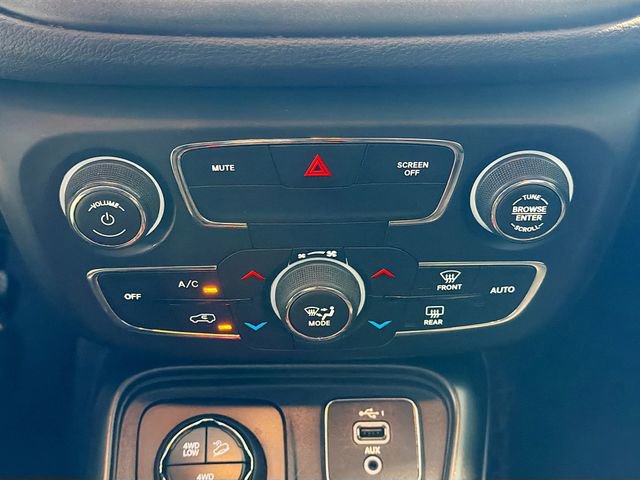 Used 2020 Jeep Compass Trailhawk image 14