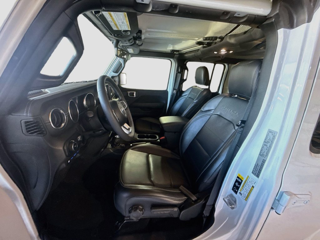 Used 2023 Jeep Wrangler Unlimited Sahara AWD/4WD image 23