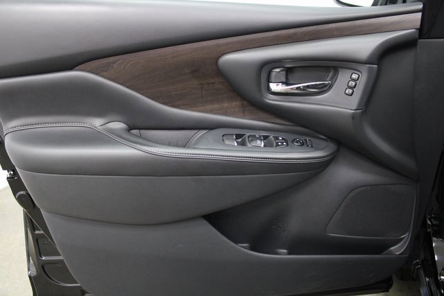 Used 2020 Nissan Murano Platinum image 11