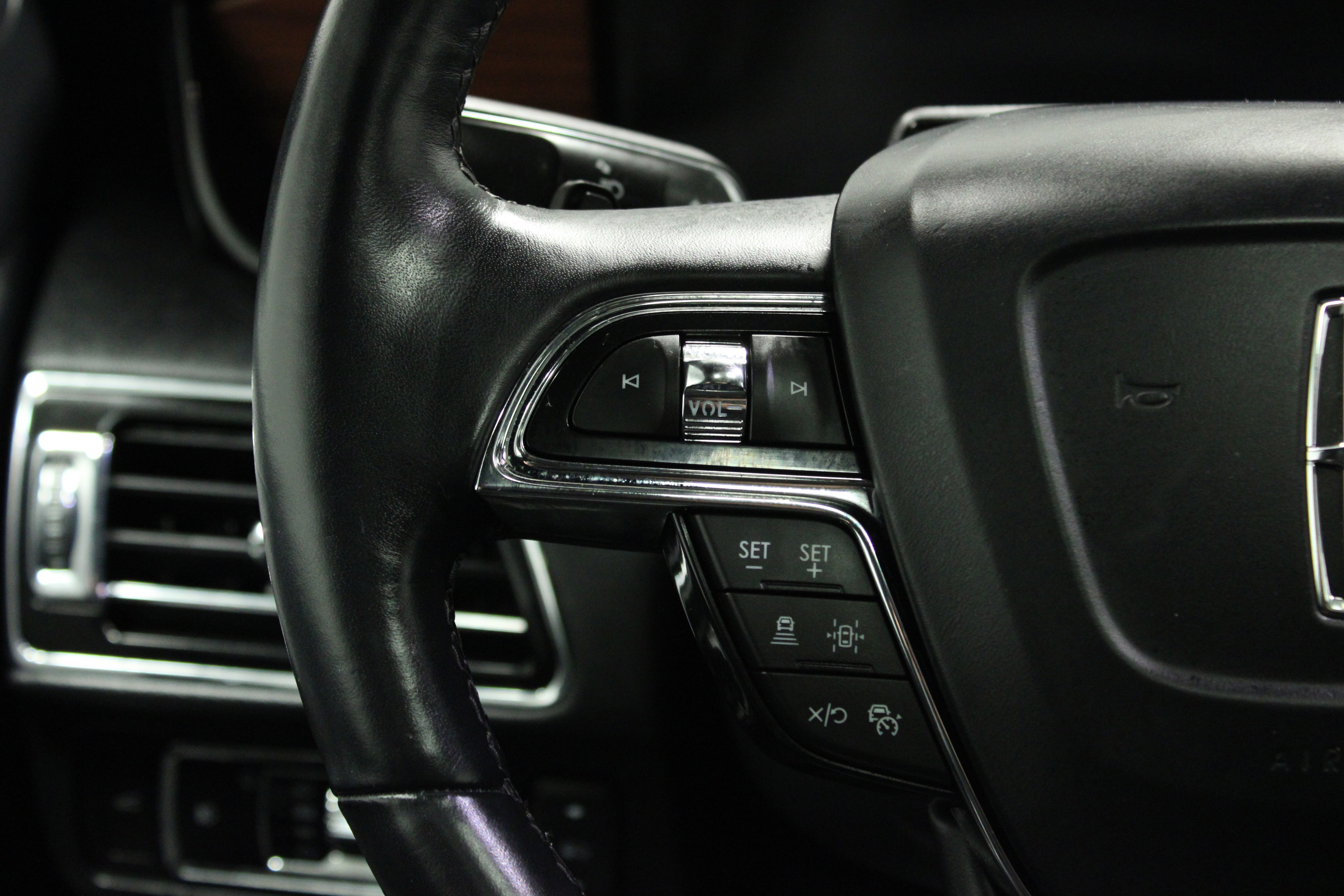 Used 2024 Lincoln Navigator Reserve image 25