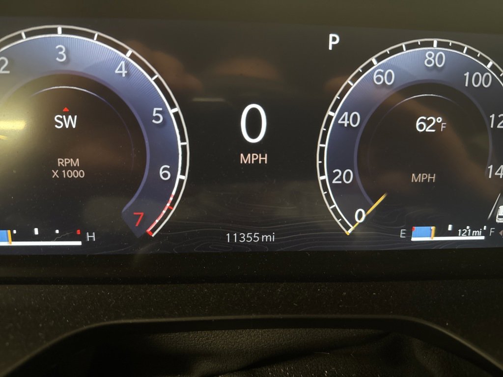 Used 2025 Jeep Grand Cherokee Altitude image 7