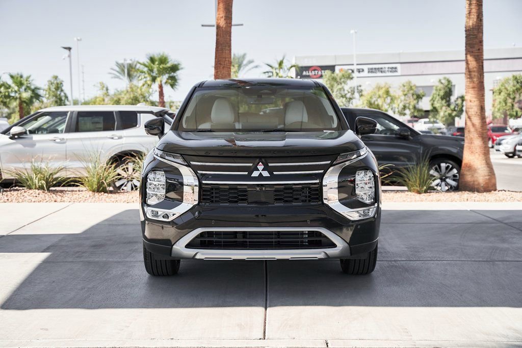 Used 2025 Mitsubishi Outlander SE FWD image 6