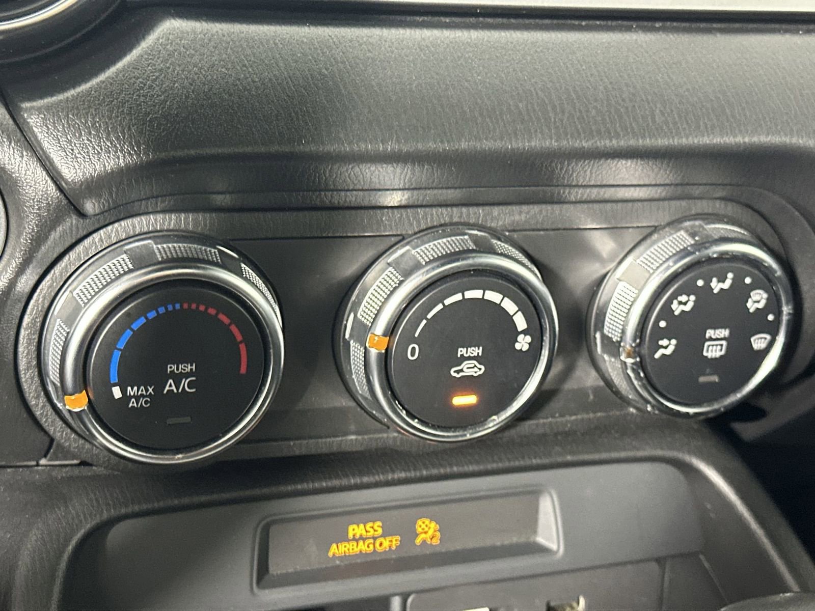 Used 2018 FIAT 124 Spider Classica w/ Technology & Siriusxm Group image 19