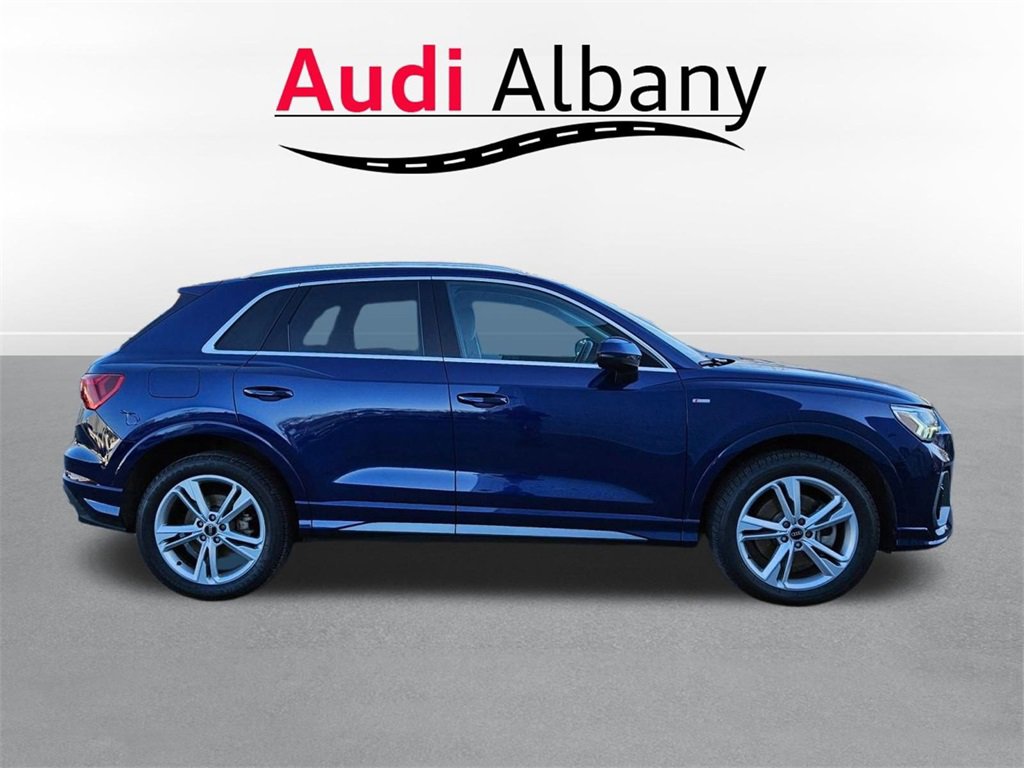Used 2023 Audi Q3 2.0T Premium Plus image 3