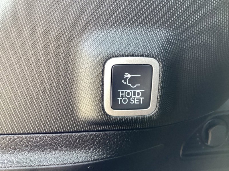 New 2025 Jeep Grand Cherokee Altitude image 15