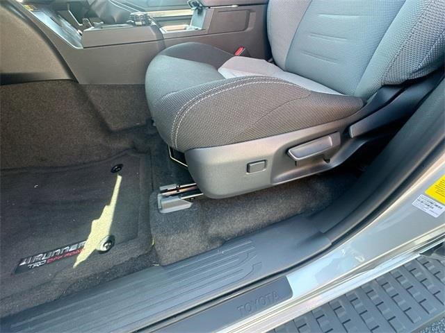 Used 2025 Toyota 4Runner TRD Off-Road image 21