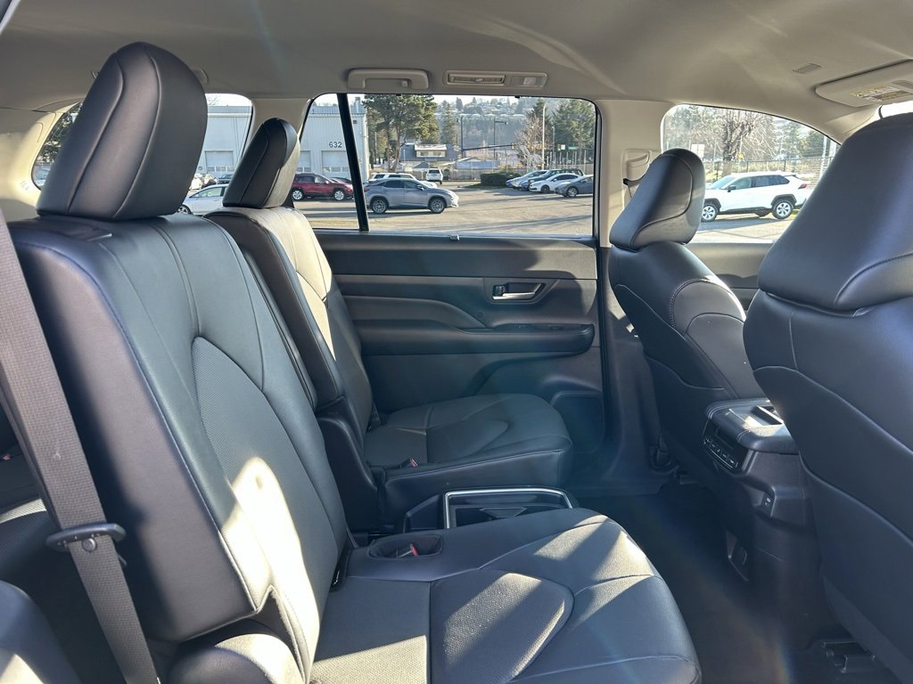 Certified 2025 Toyota Grand Highlander AWD image 15