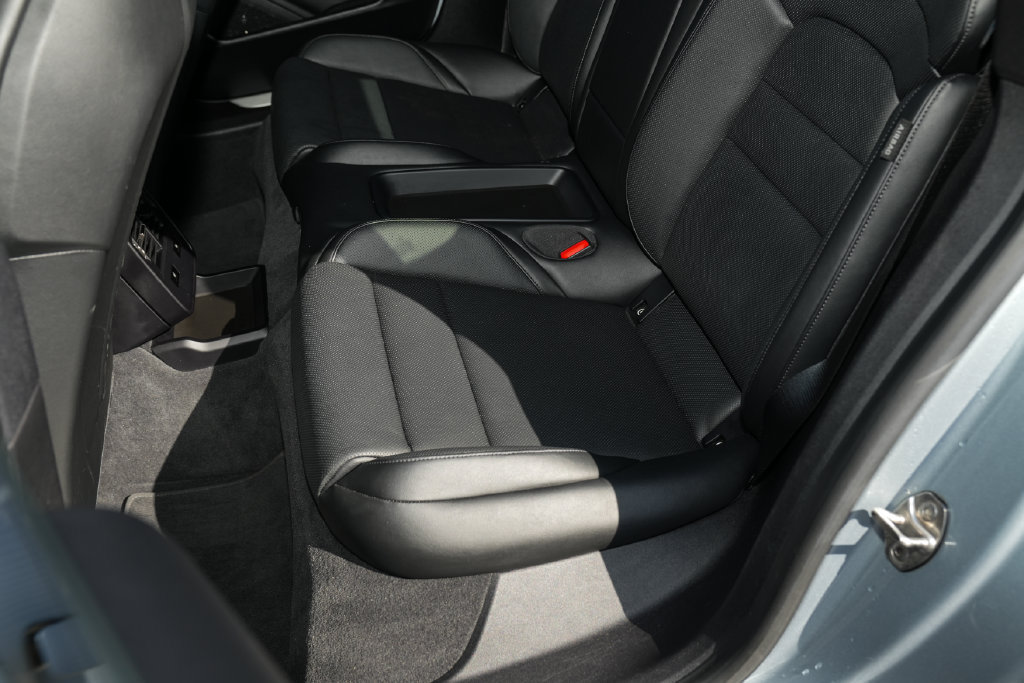Certified 2021 Porsche Taycan 4S AWD/4WD image 33