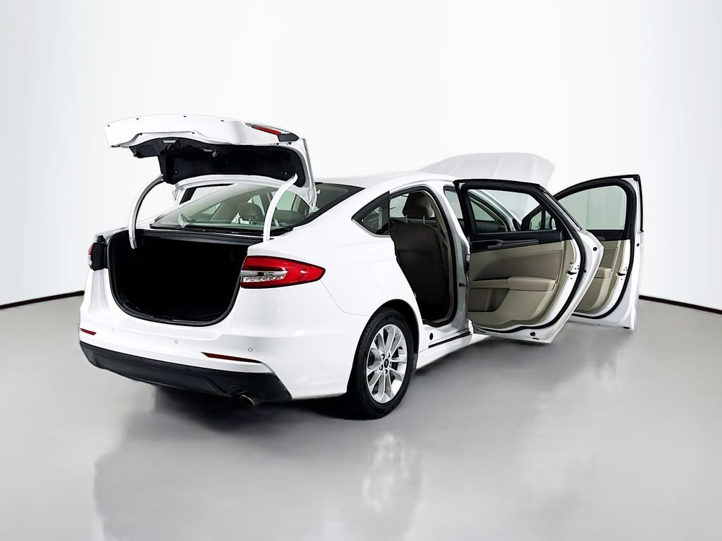 Used 2019 Ford Fusion SE FWD image 19