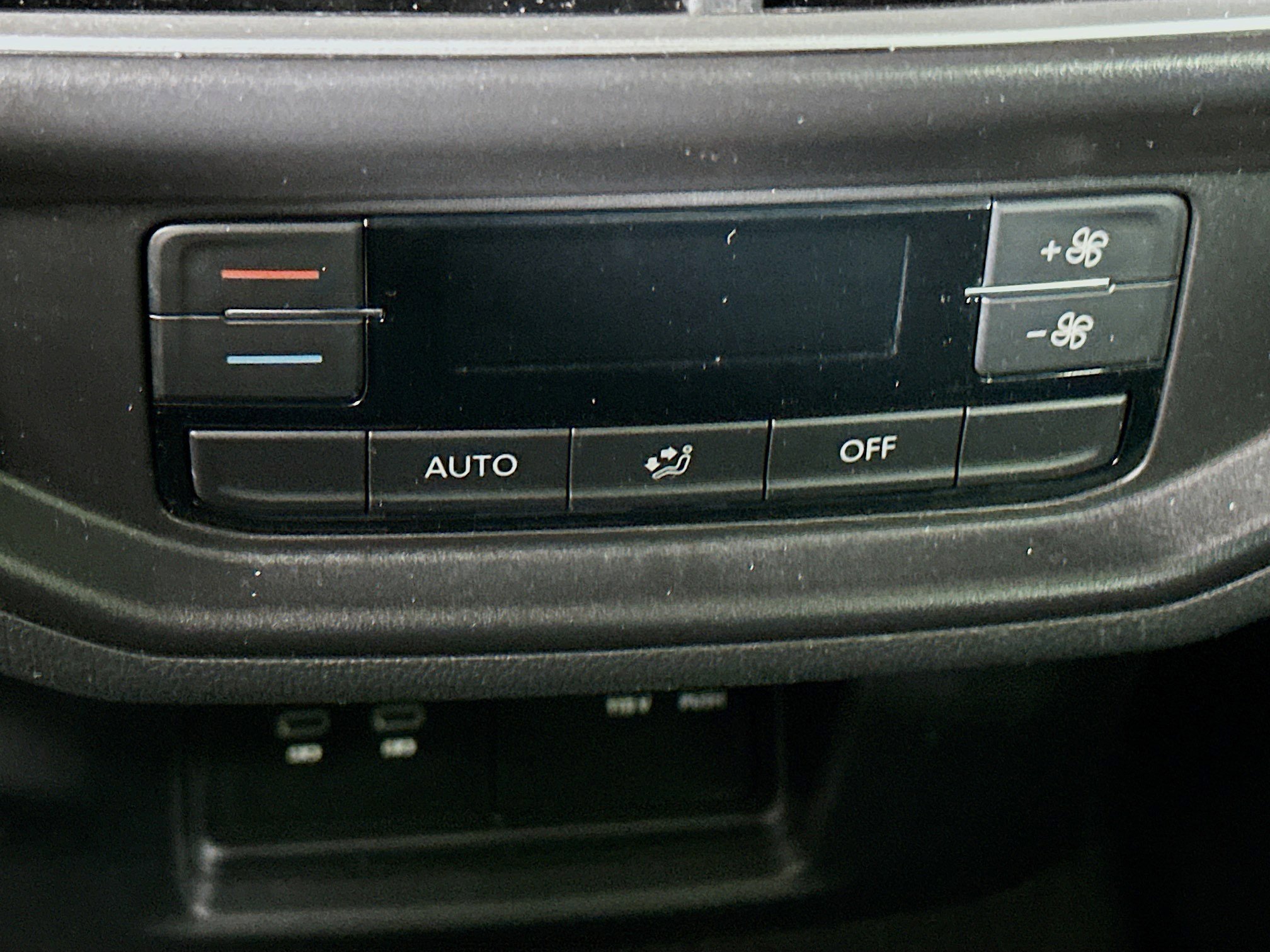 Used 2025 Volkswagen Atlas SE image 26