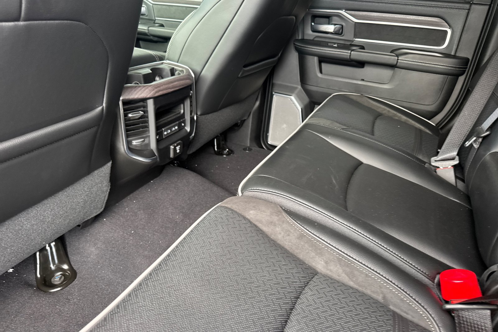 New 2027 RAM 3500 Laramie AWD/4WD image 11