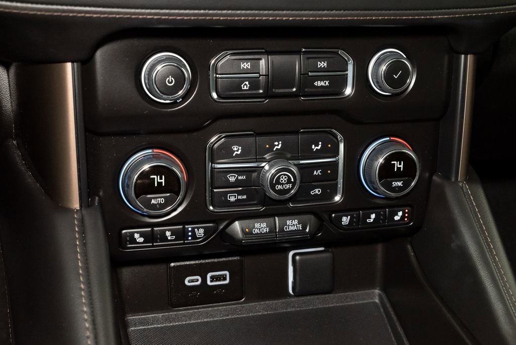 Used 2024 Chevrolet Tahoe High Country AWD/4WD image 24
