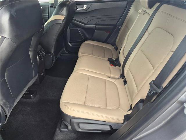 Used 2021 Ford Escape SEL w/ Technology Package AWD/4WD image 17