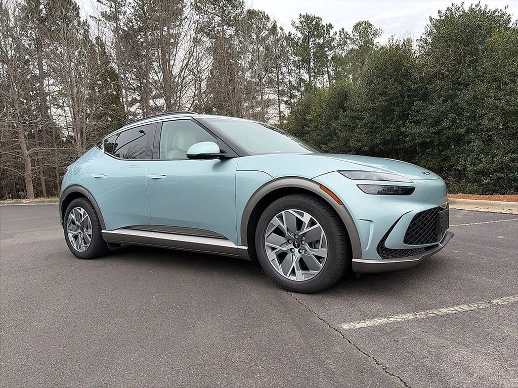 Used 2025 Genesis GV60 RWD image 2