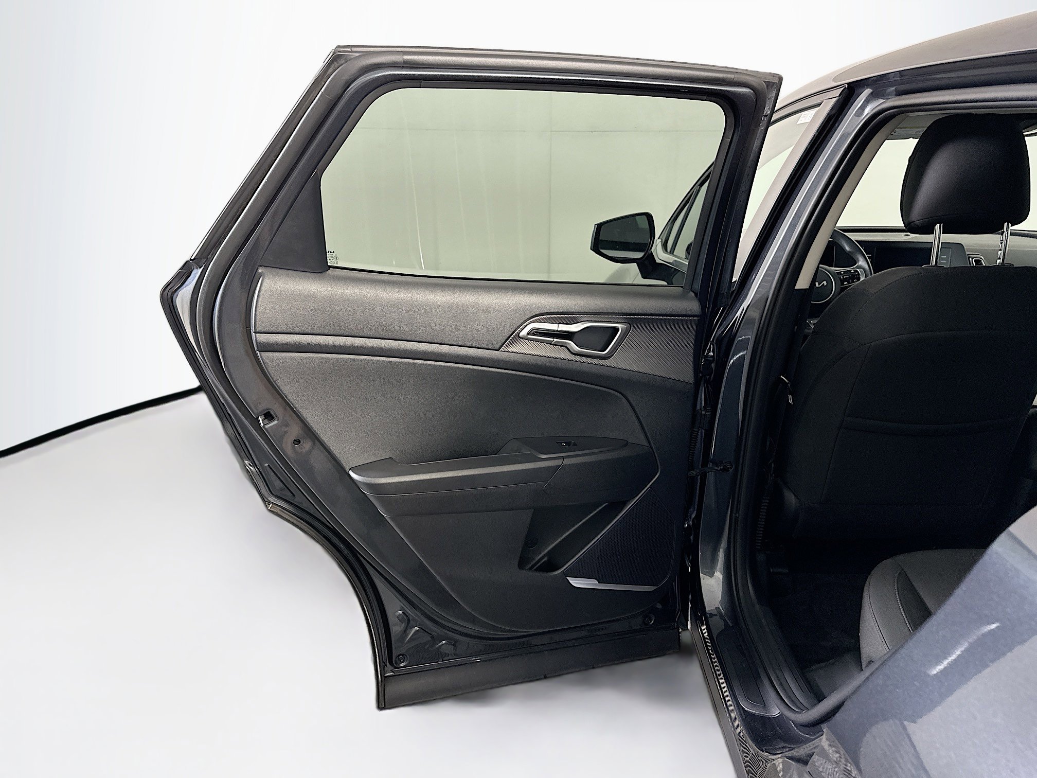 Used 2025 Kia Sportage LX image 25