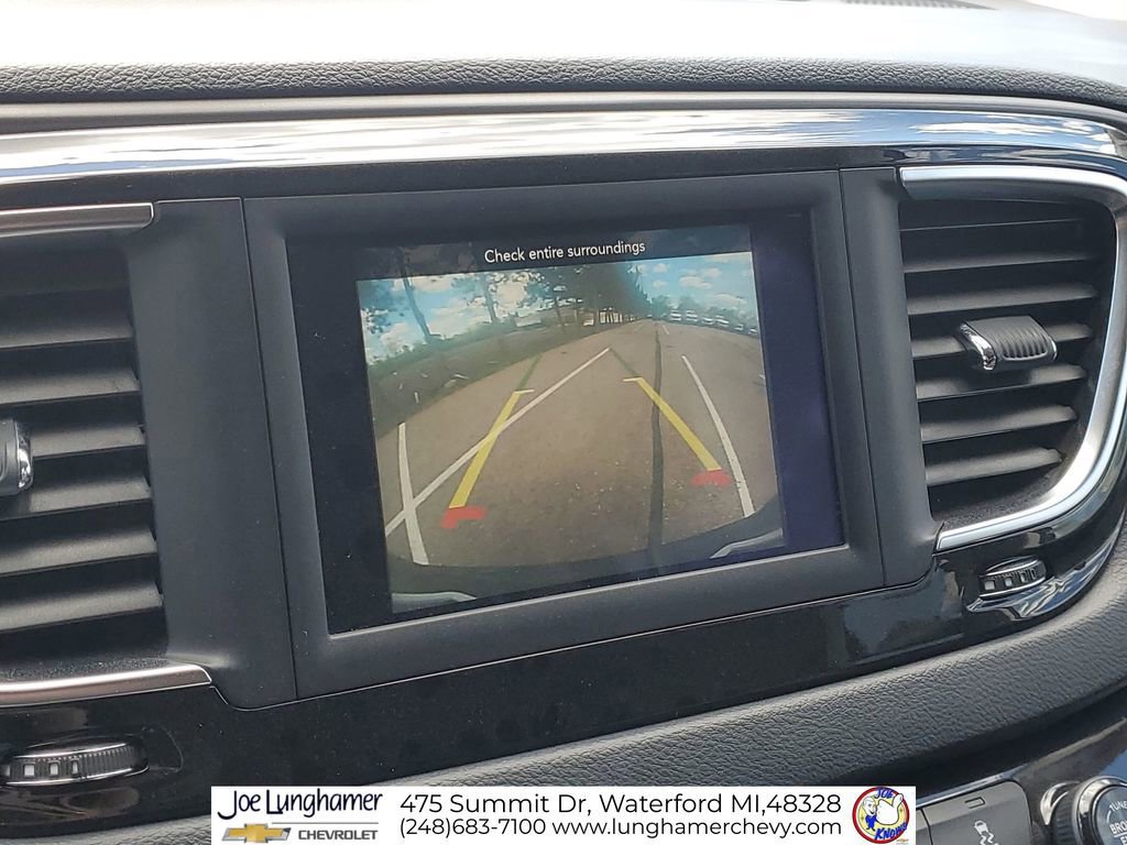 Used 2020 Chrysler Pacifica Touring-L FWD image 15