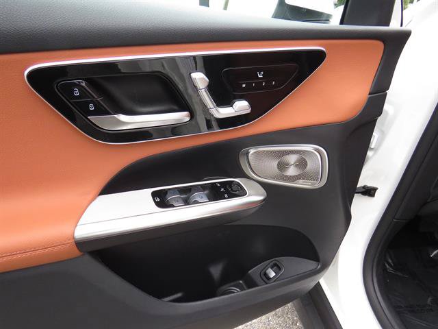 Used 2026 Mercedes-Benz GLC 300 4MATIC image 8