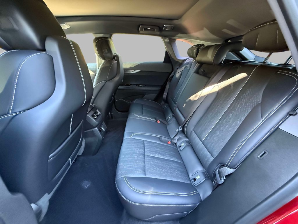Used 2026 Cadillac Optiq Luxury 2 AWD/4WD image 19
