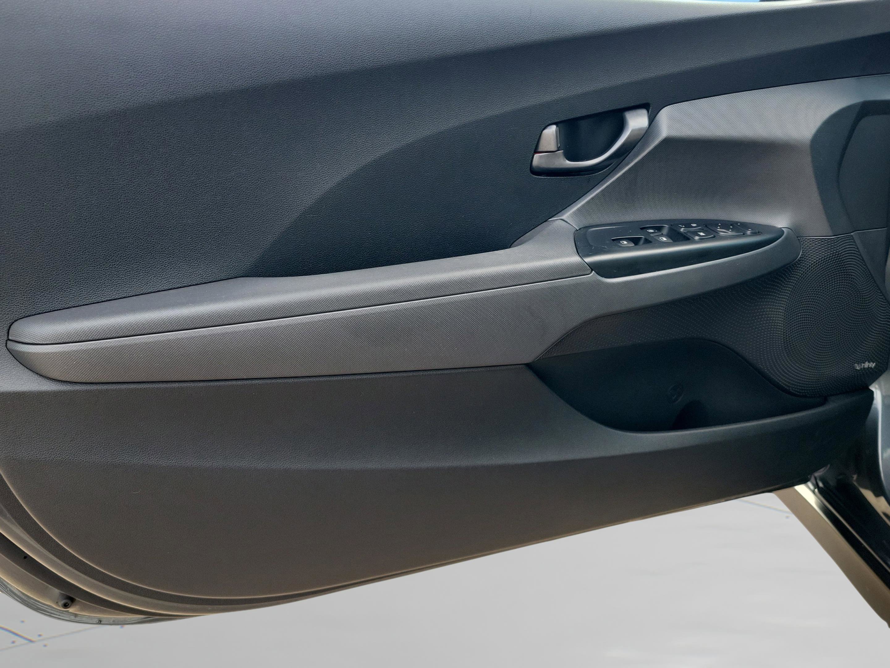 Used 2019 Hyundai Veloster Turbo Ultimate image 17