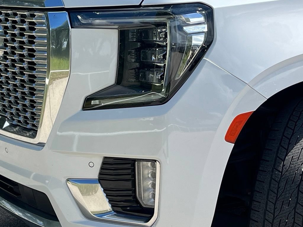 Used 2023 GMC Yukon XL Denali AWD/4WD image 9