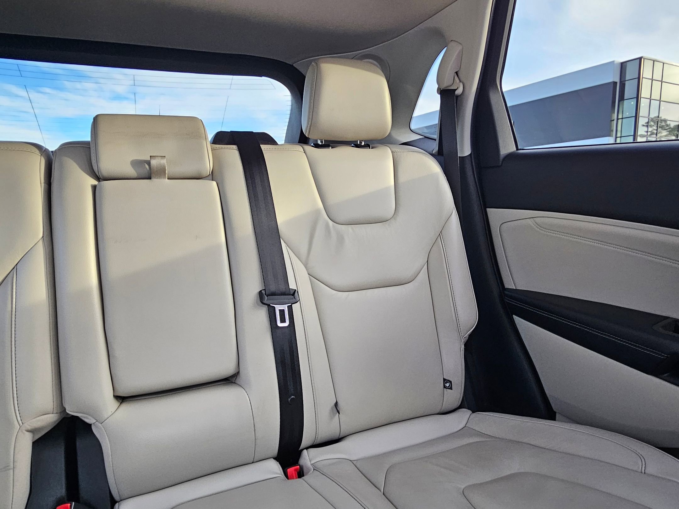 Used 2020 Ford Edge Titanium image 26