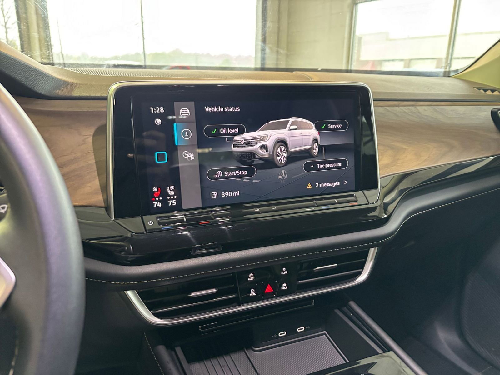 Used 2025 Volkswagen Atlas SE image 21