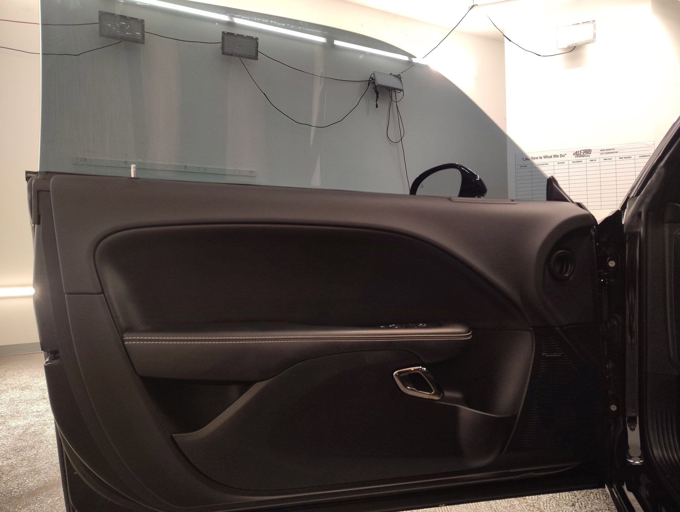 Used 2016 Dodge Challenger SRT Hellcat image 19