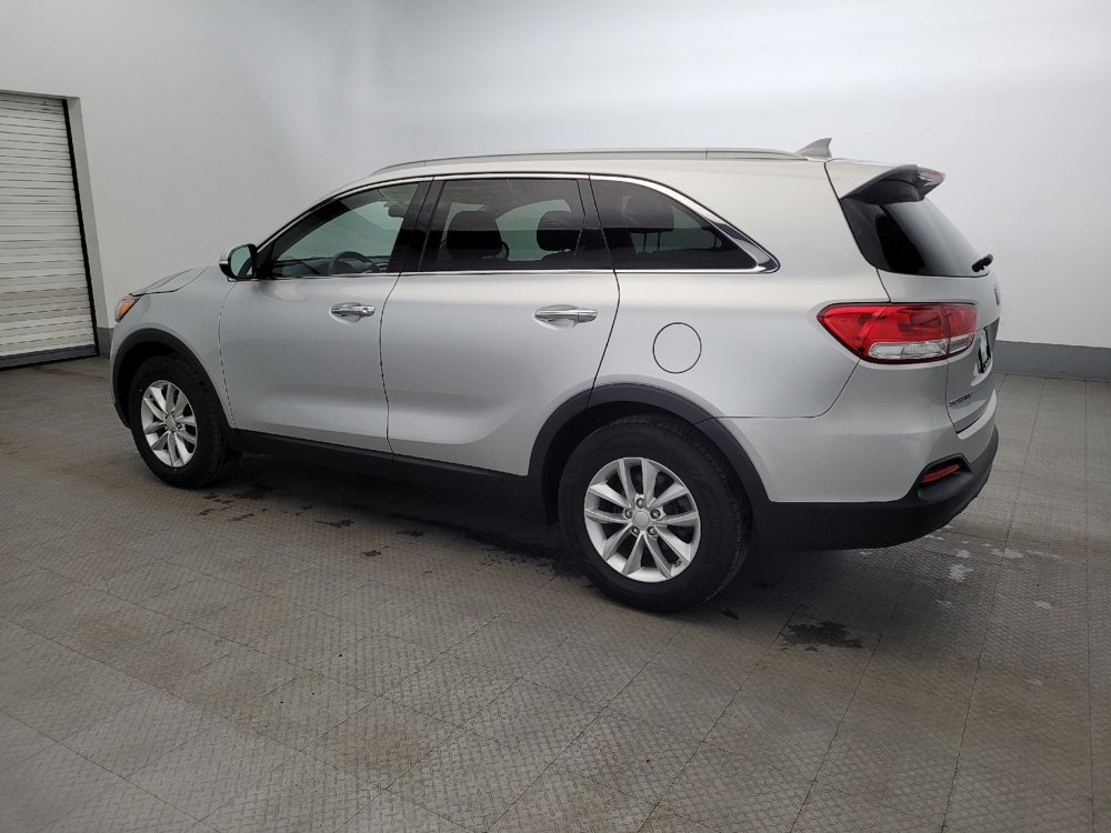 Used 2016 Kia Sorento LX image 3
