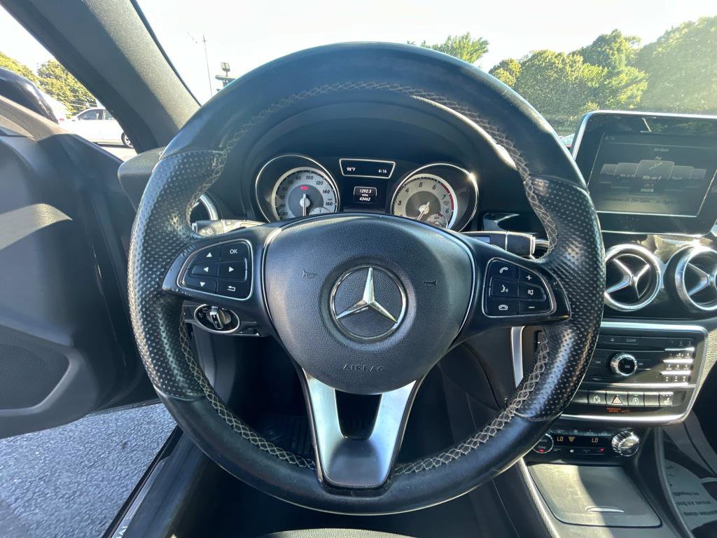 Used 2015 Mercedes-Benz CLA 250 4MATIC image 21