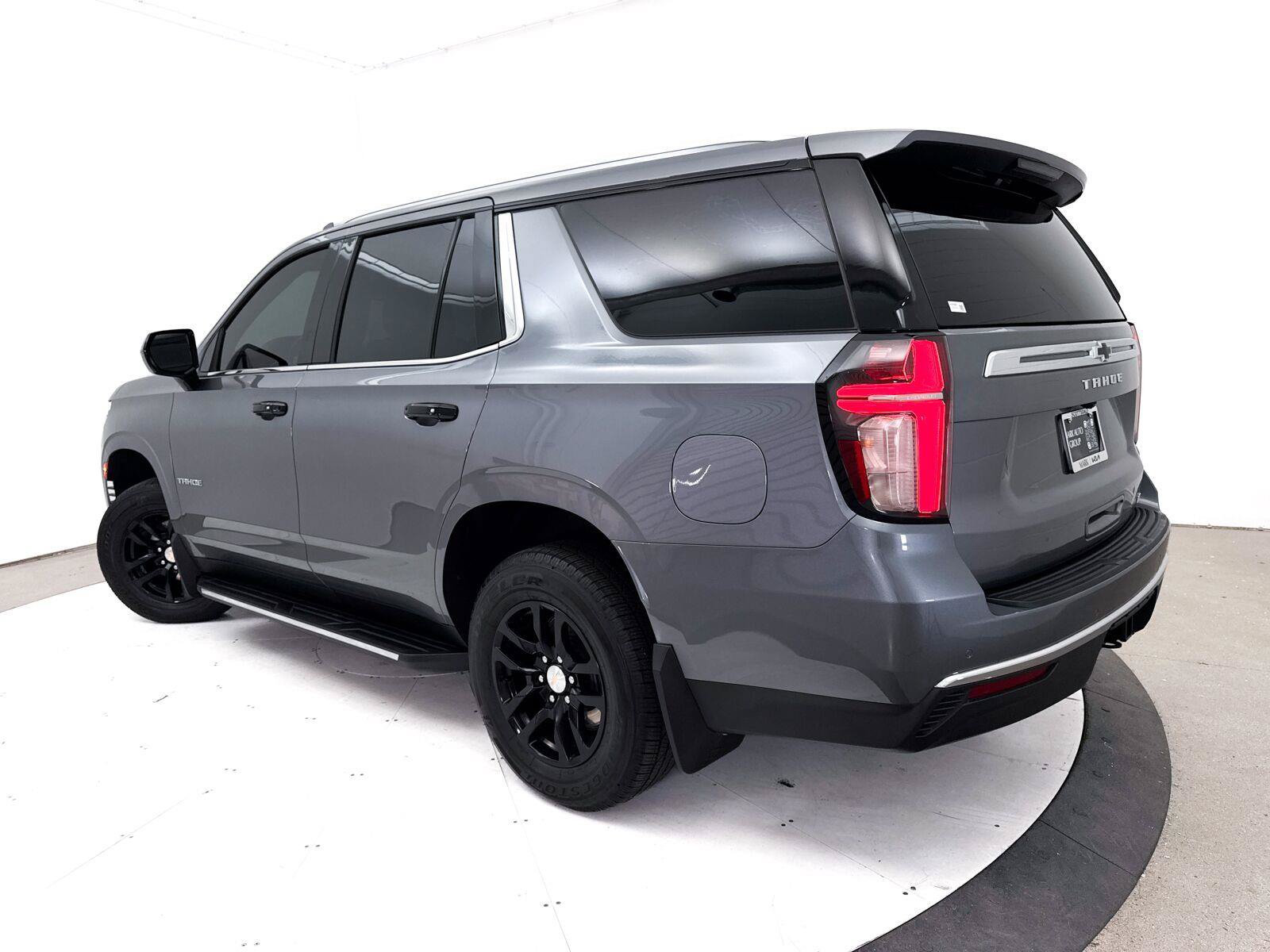 Used 2022 Chevrolet Tahoe LT AWD/4WD image 2