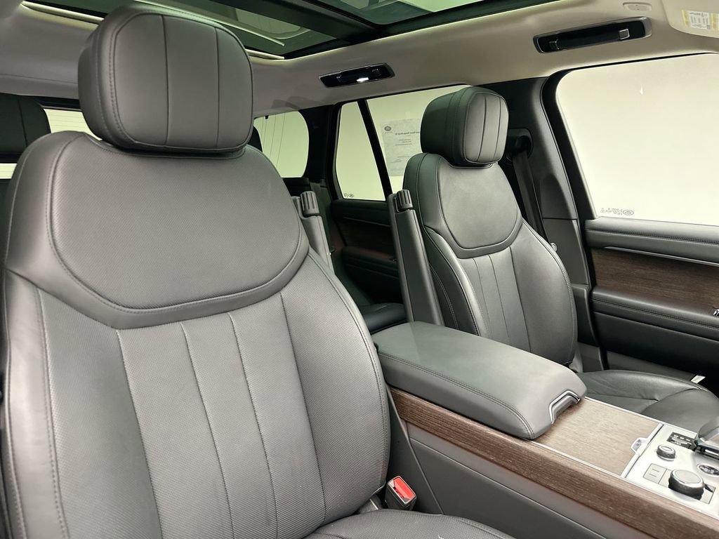 Certified 2023 Land Rover Range Rover SE image 18