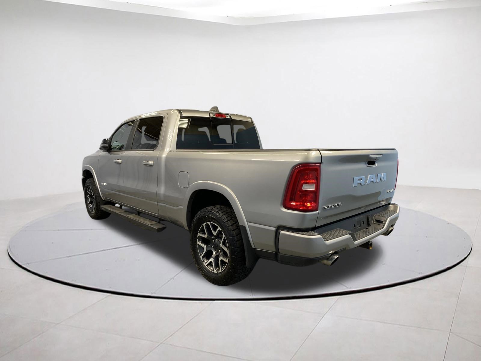 Used 2025 RAM 1500 Laramie w/ Sport Appearance Package image 4