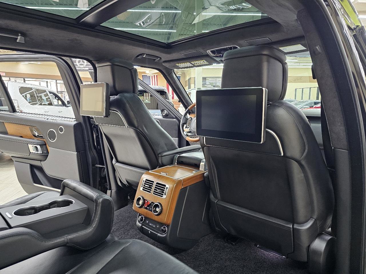 Used 2021 Land Rover Range Rover Long Wheelbase Autobiography image 23