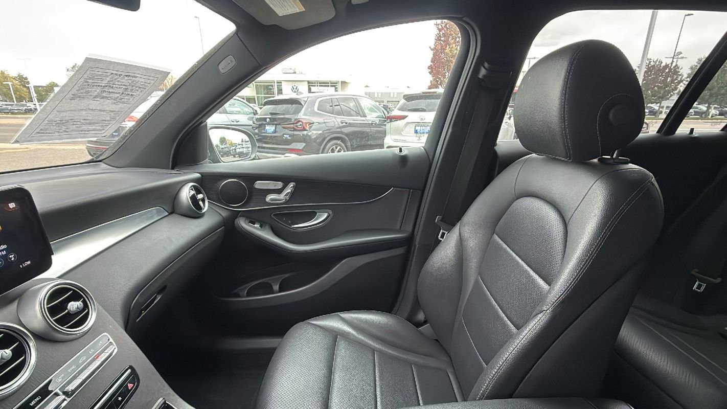 Used 2022 Mercedes-Benz GLC 300 4MATIC image 20