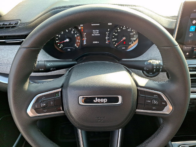Used 2023 Jeep Compass Latitude w/ Convenience Group AWD/4WD image 18