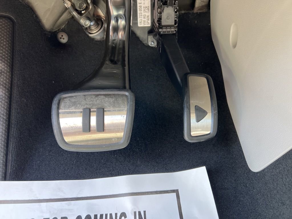 New 2025 Volkswagen ID. Buzz 1st Edition image 28