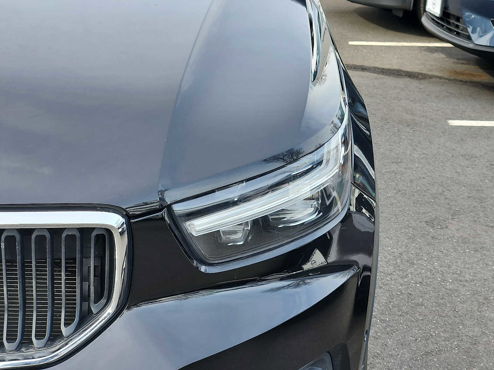 Used 2019 Volvo XC40 T5 Momentum image 9