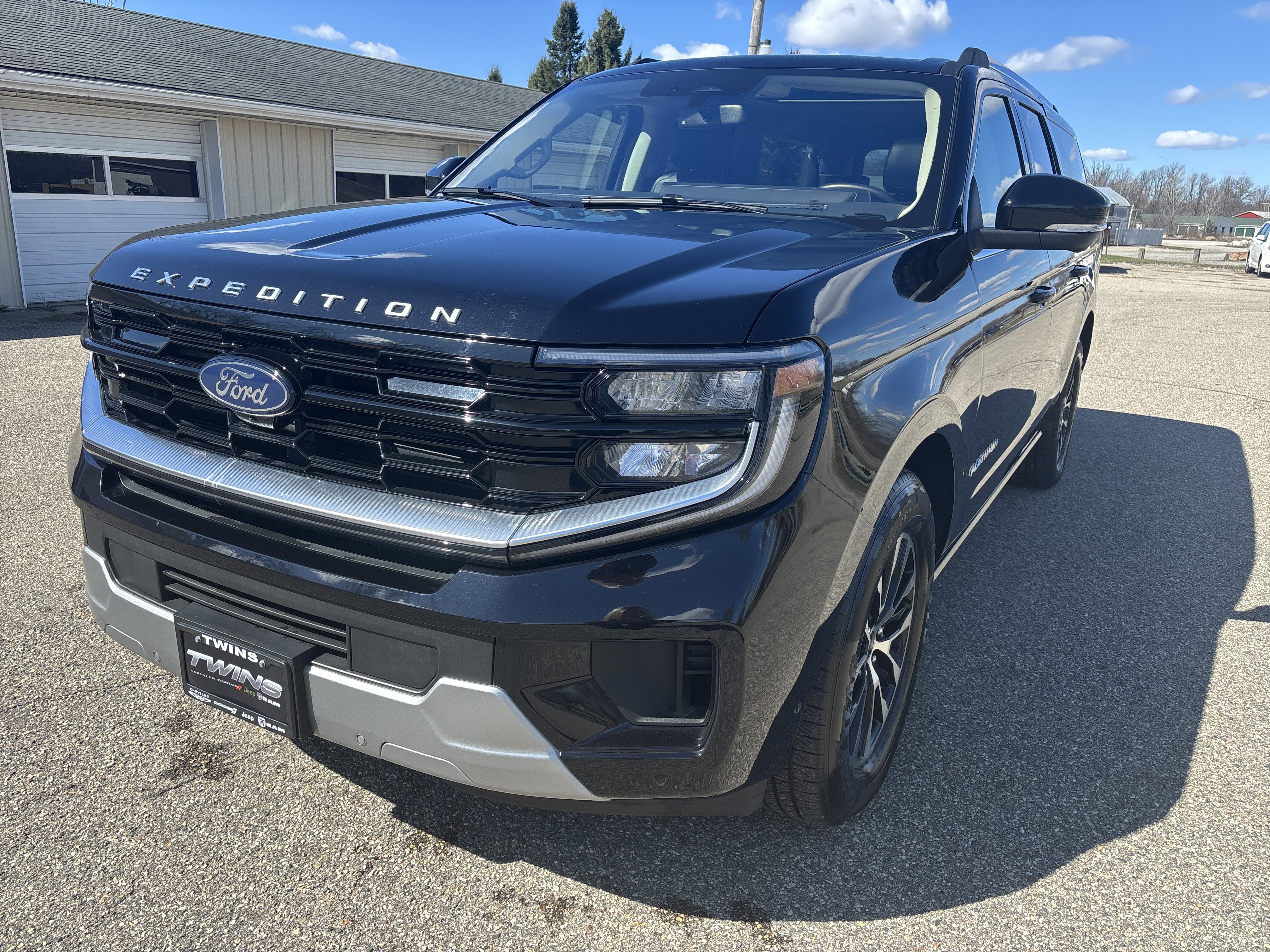 Used 2025 Ford Expedition Max Platinum AWD/4WD image 13