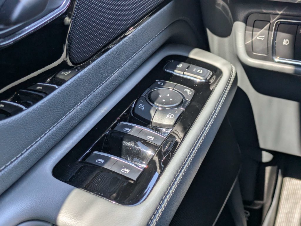 Used 2020 Lincoln Aviator Reserve w/ Elements Package Plus RWD image 26