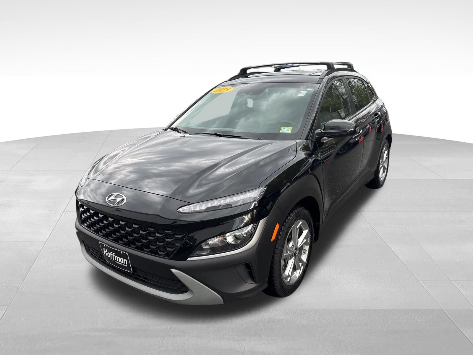 Used 2023 Hyundai Kona SEL w/ Convenience Package FWD image 4