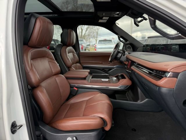 Used 2025 Lincoln Navigator L Reserve image 20