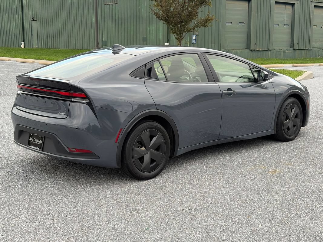 Used 2023 Toyota Prius LE FWD image 8