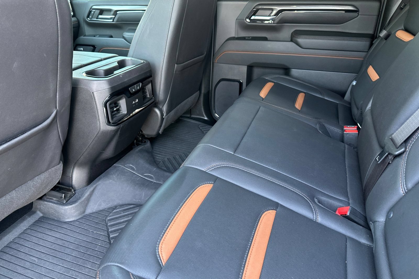 Used 2024 GMC Sierra 2500 AT4 w/ AT4 Preferred Package AWD/4WD image 14