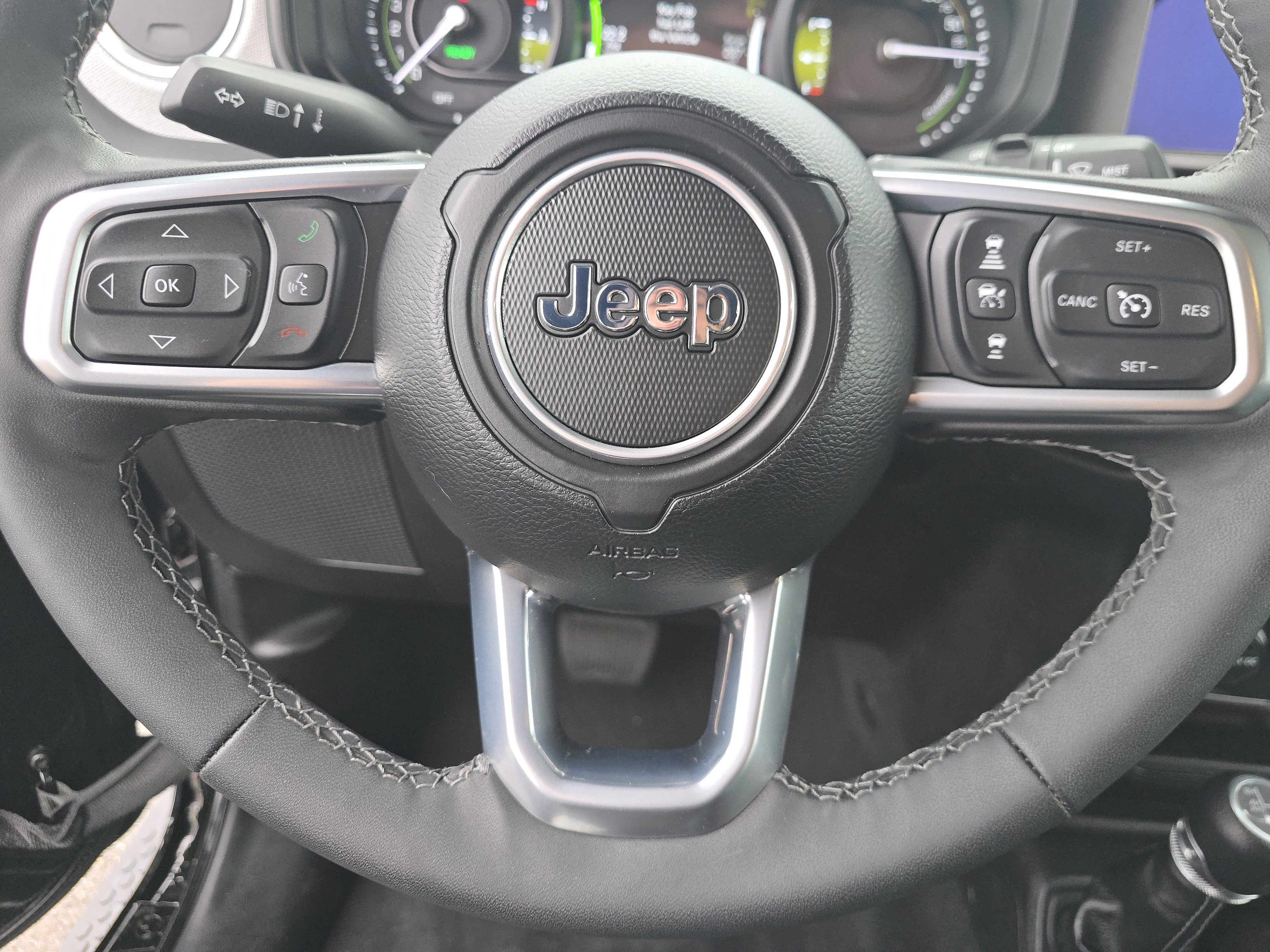 Used 2025 Jeep Wrangler Sahara image 19