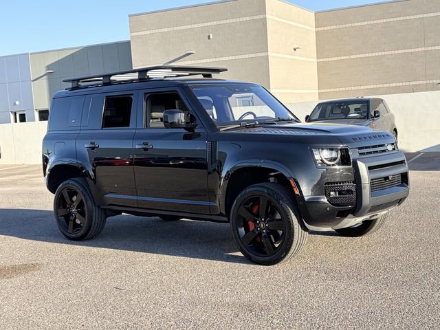 Used 2023 Land Rover Defender 110 X-Dynamic SE AWD/4WD image 4